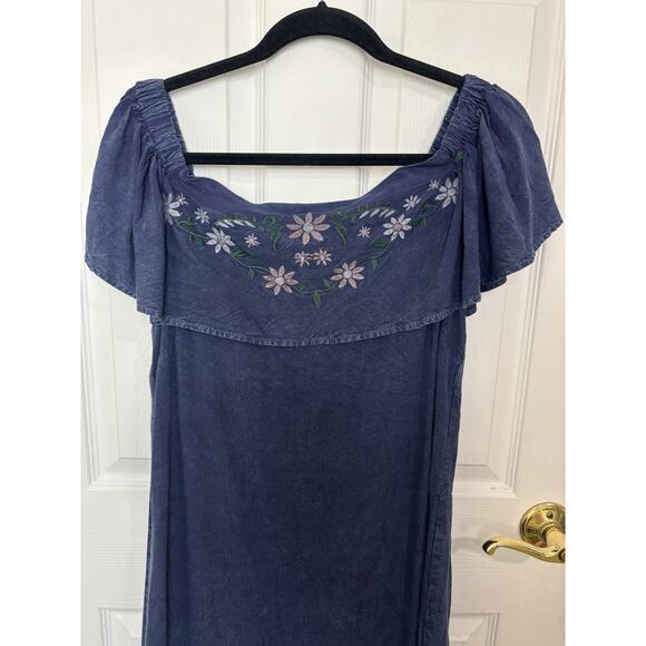 NWT Denim Chambray Floral Embroidered Dress Size Large Western Rodeo Boho - Picture 3 of 9